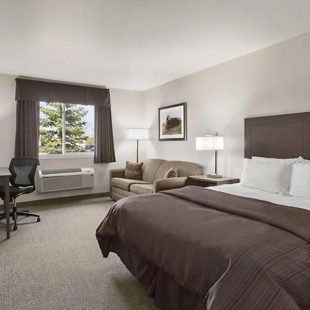 Days Inn By Wyndham Steinbach Dış mekan fotoğraf