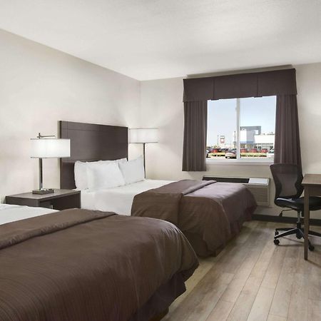 Days Inn By Wyndham Steinbach Dış mekan fotoğraf