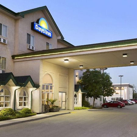 Days Inn By Wyndham Steinbach Dış mekan fotoğraf