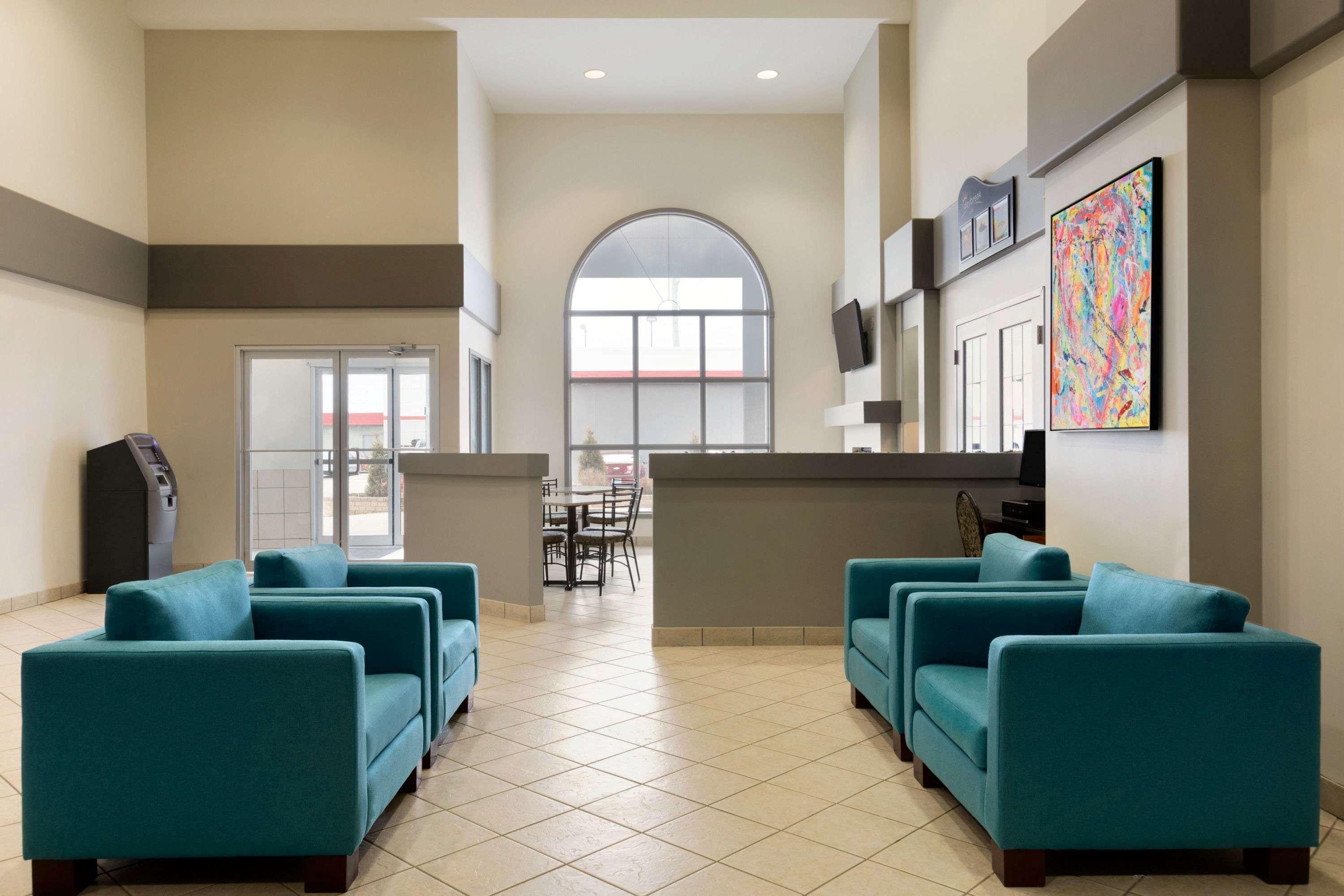 Days Inn By Wyndham Steinbach Dış mekan fotoğraf