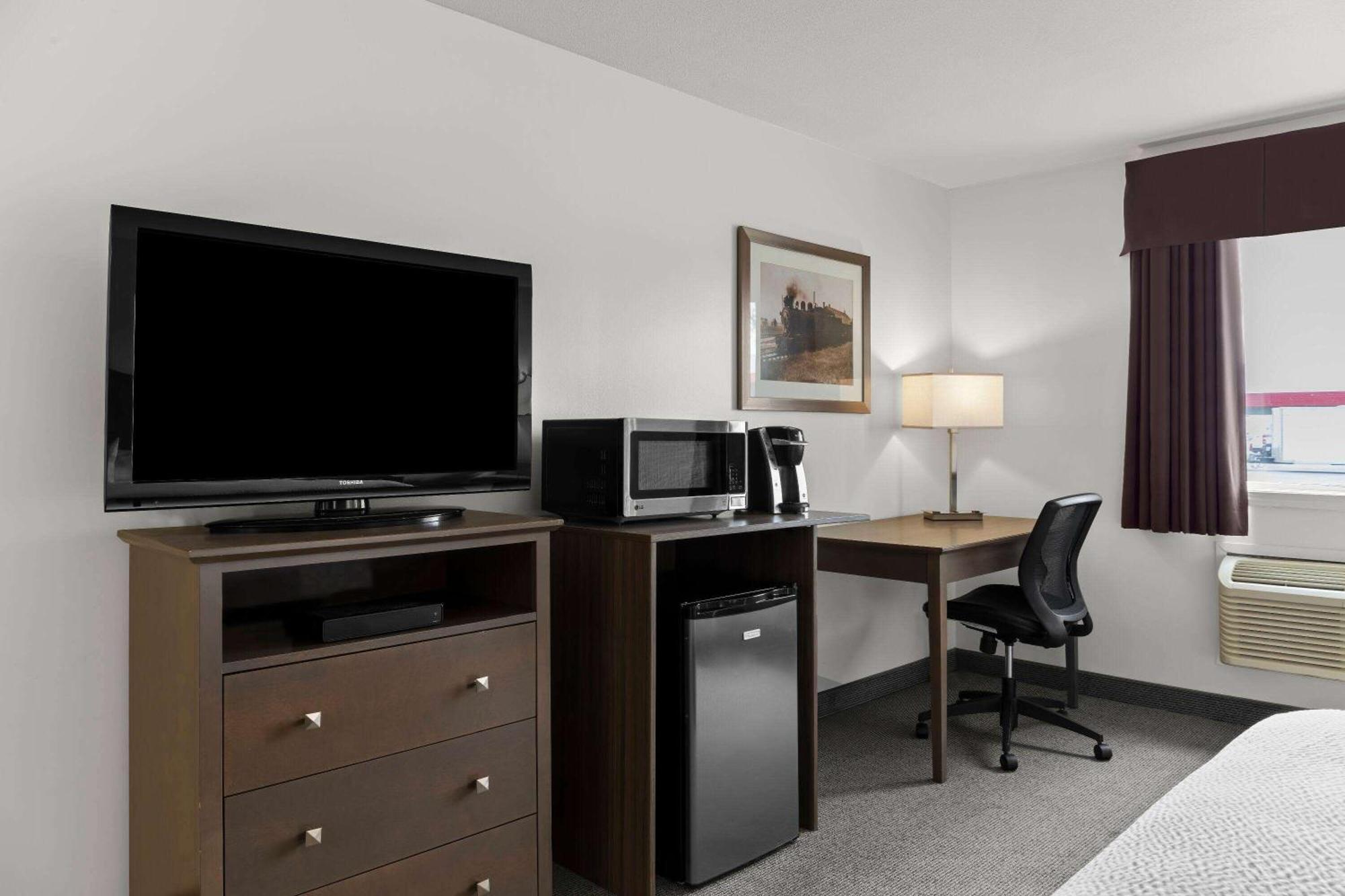 Days Inn By Wyndham Steinbach Dış mekan fotoğraf