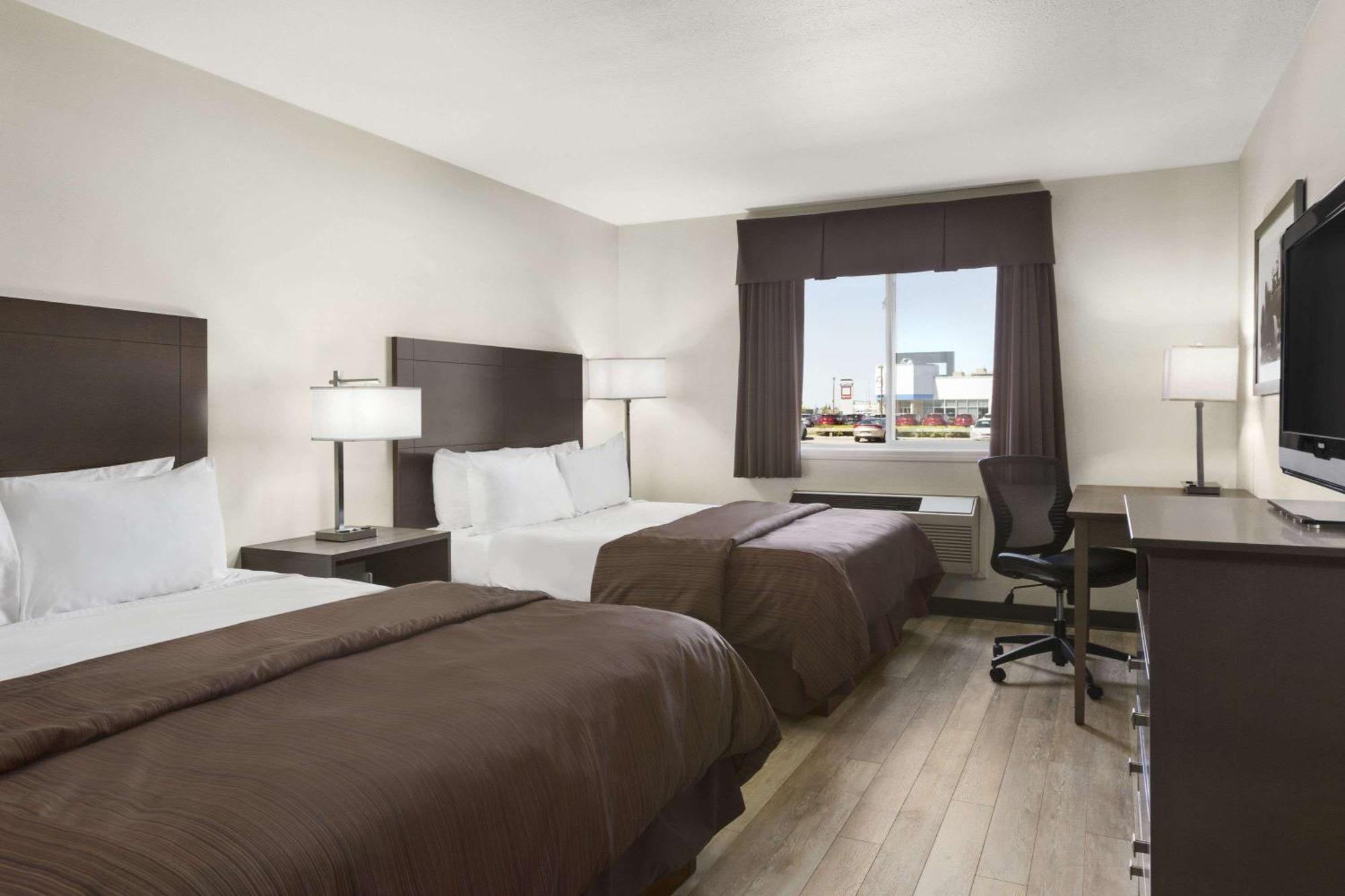 Days Inn By Wyndham Steinbach Dış mekan fotoğraf