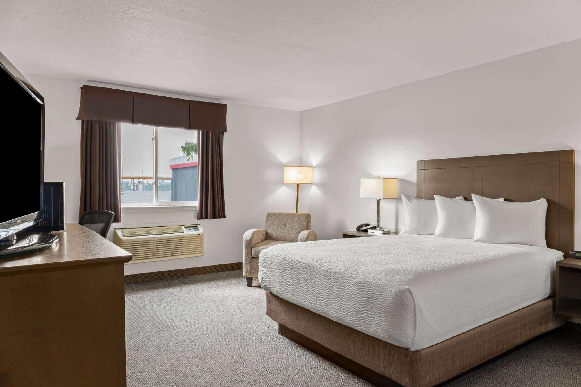 Days Inn By Wyndham Steinbach Dış mekan fotoğraf