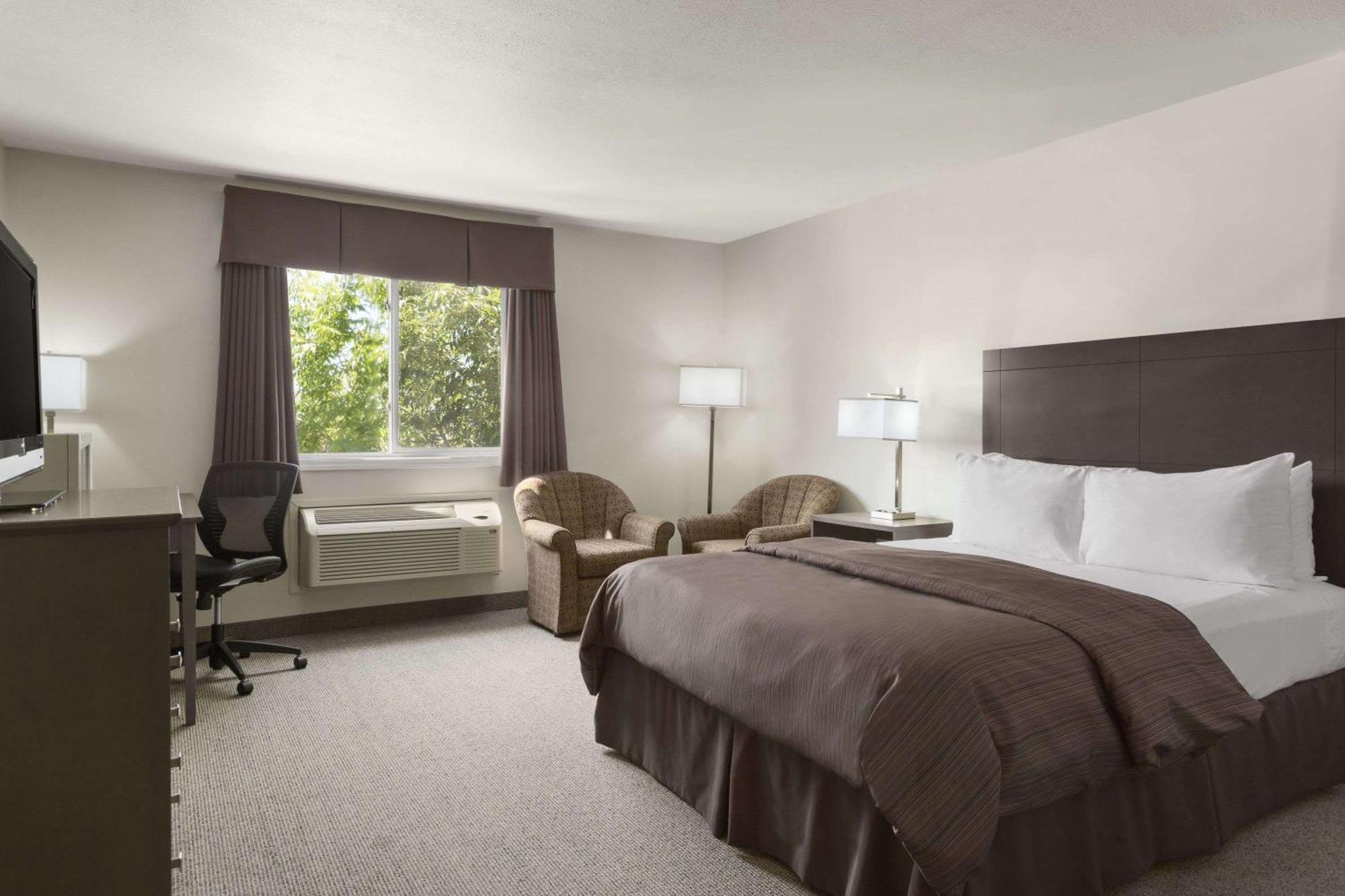 Days Inn By Wyndham Steinbach Dış mekan fotoğraf