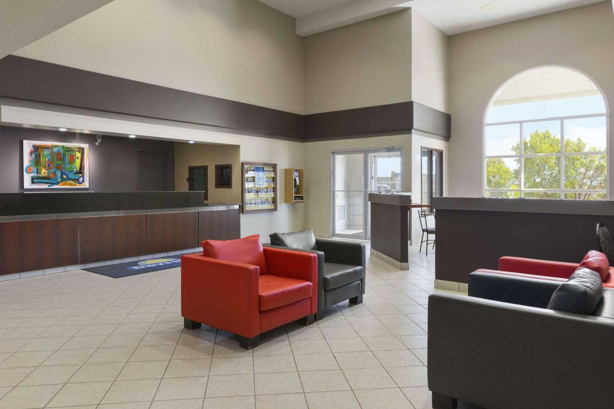Days Inn By Wyndham Steinbach Dış mekan fotoğraf